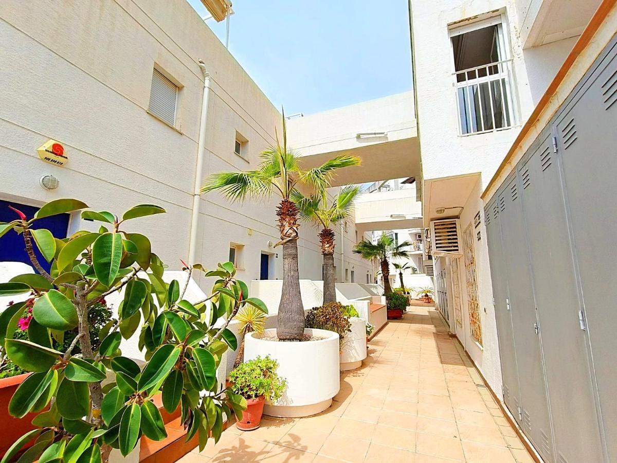 Stunning Two Level Apartment In Benidorm Villa Marina Экстерьер фото